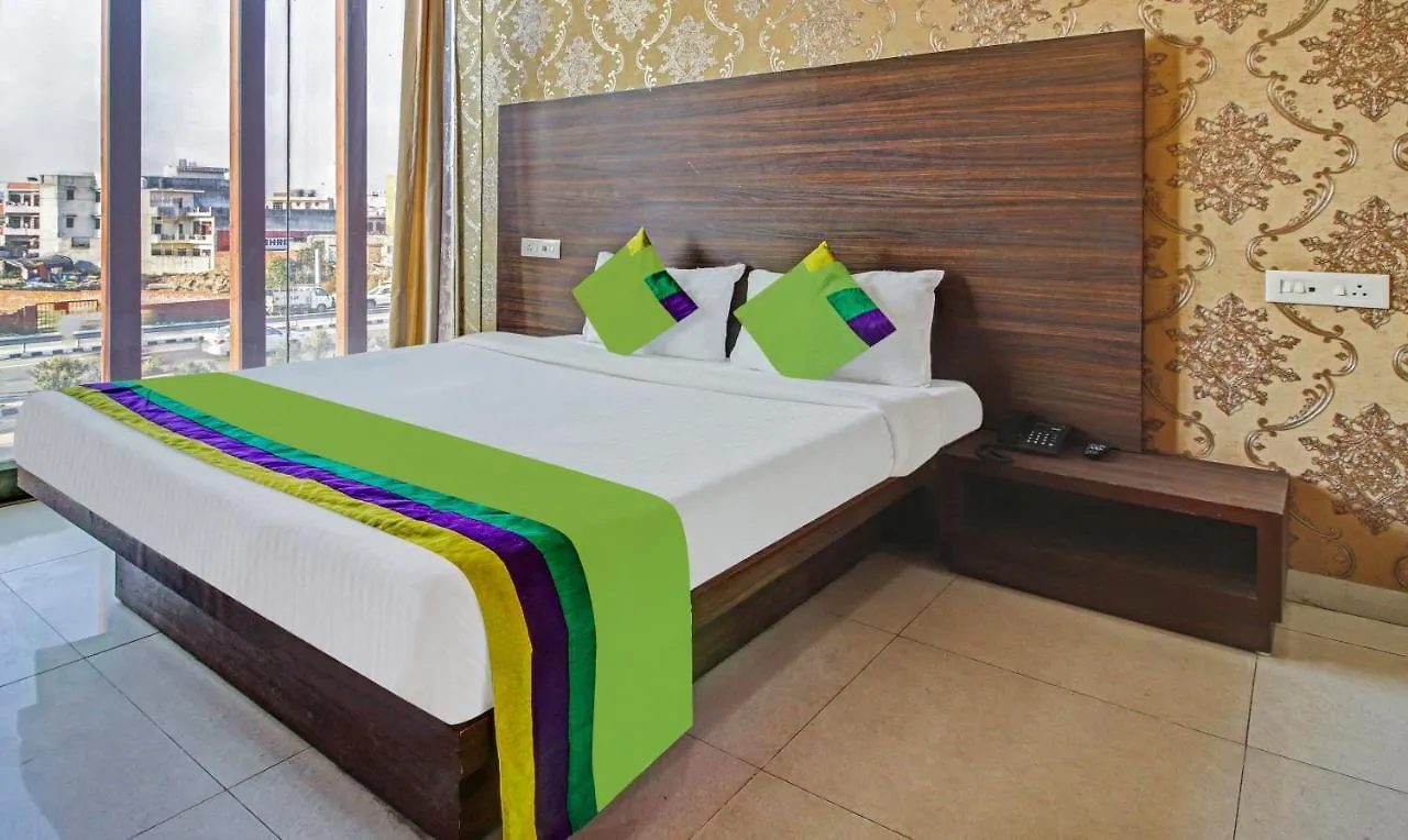 Treebo Trend Pearl Grand Zirakpur Hotel