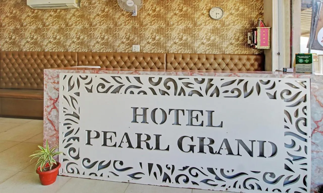 Treebo Trend Pearl Grand Zirakpur Hotel 3*,  India